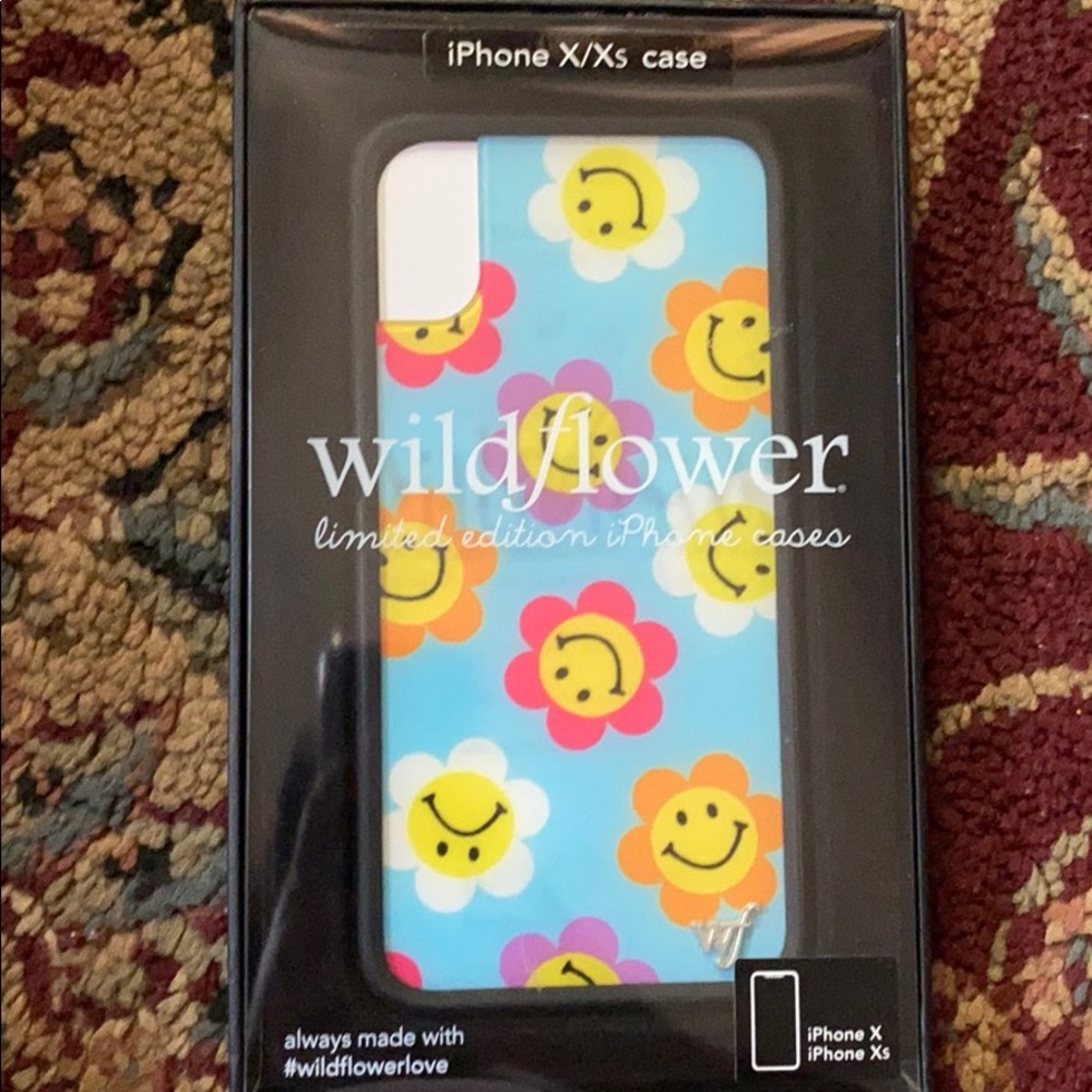 smiley wildflower case in blue
